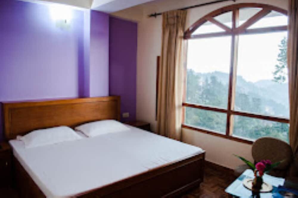 Habitación doble De lujo con balcón Goroomgo Kalara Regency Shimla