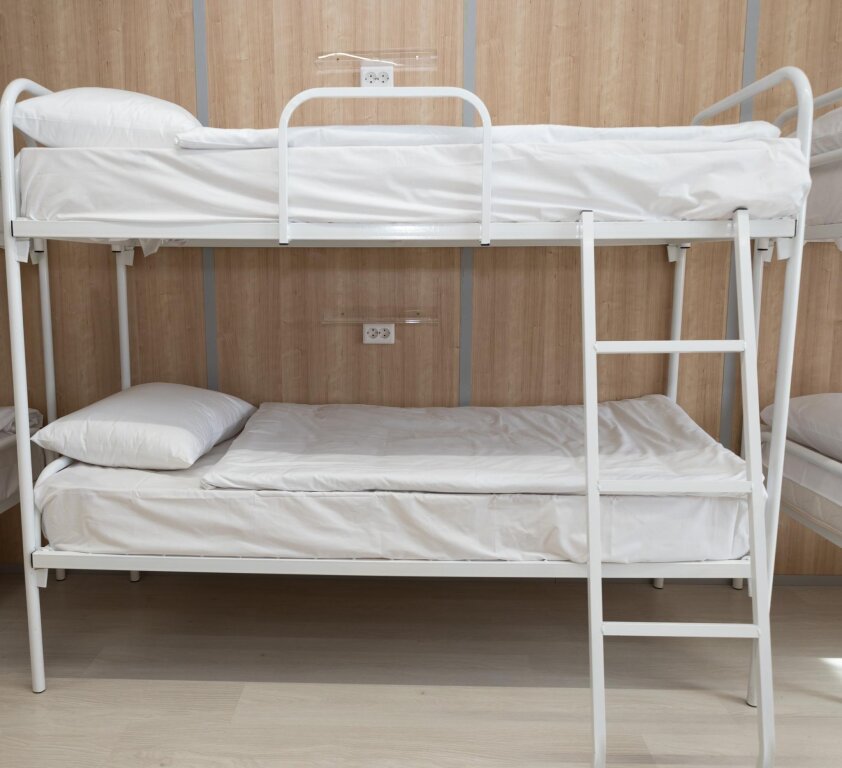 Cama en dormitorio compartido (dormitorio compartido masculino) Kvartirant
