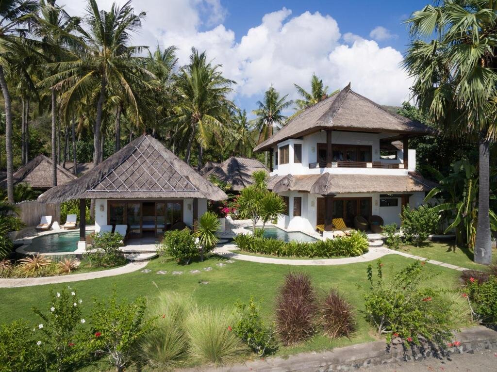 Бунгало beachfront Palm Garden Amed Beach & Spa Resort Bali