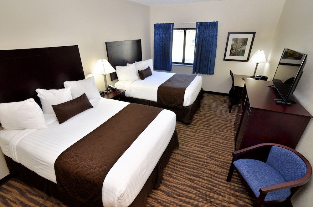 Standard quadruple chambre Cobblestone Inn & Suites - Manning