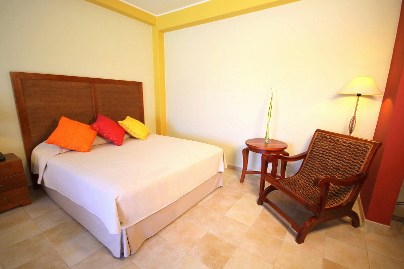 Standard Single room with balcony Hesperia Playa el Agua