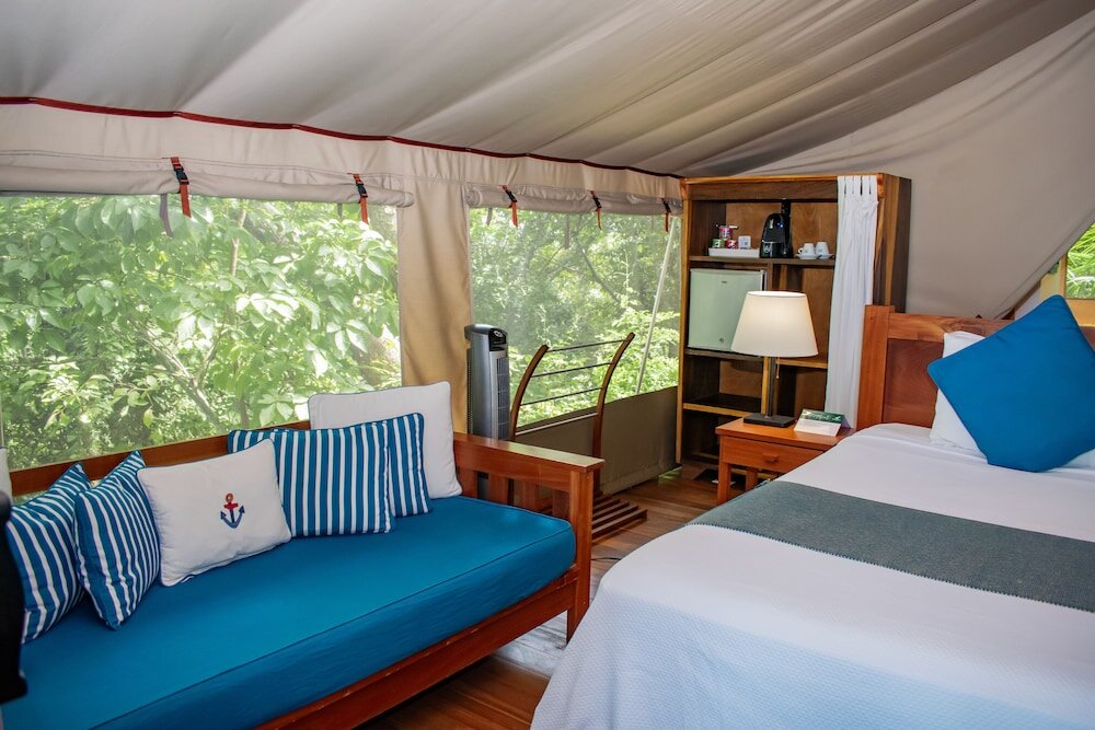 Tent with ocean view Isla Chiquita Glamping Hotel
