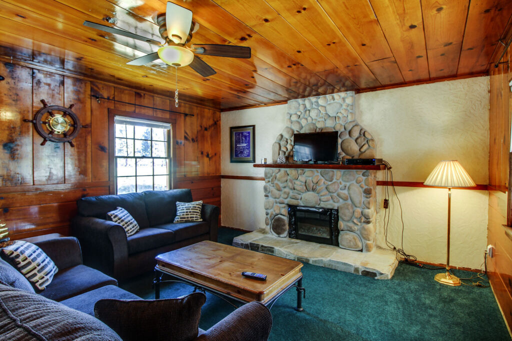 Tahoe Cottage Inn South Lake Tahoe, South Lake Tahoe Area. Book hotel ...