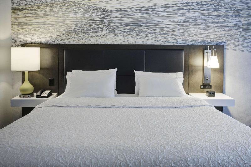 Номер Standard Hampton Inn & Suites By Hilton Quebec City /Saint-Romuald