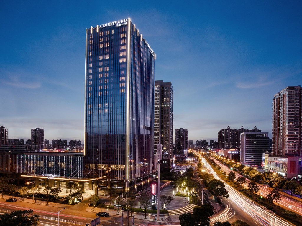 Люкс Deluxe Courtyard by Marriott Changsha South