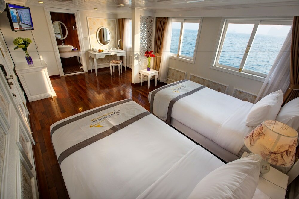 Camera doppia Standard con vista sull'oceano Signature Royal Halong Cruise