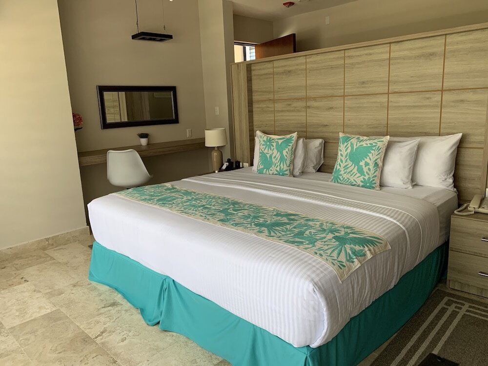 Люкс с балконом Xaha Villas Suites & Golf Resort