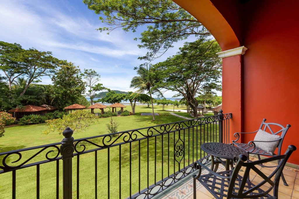 Двухместный номер Standard с балконом Los Sueños Marriott Ocean & Golf Resort