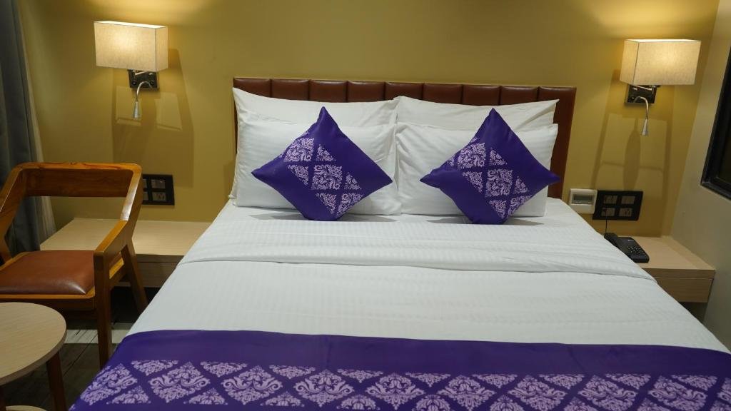 Deluxe room Purple Beds