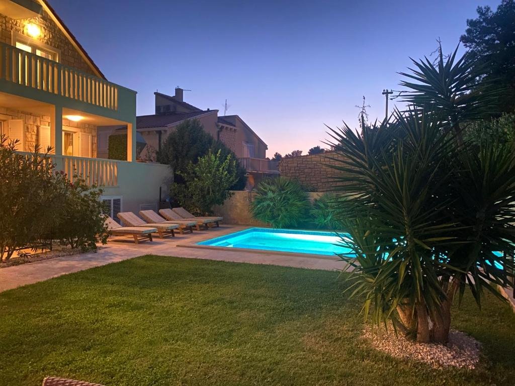 Luxe double chambre Vue piscine Villa Mediterranea