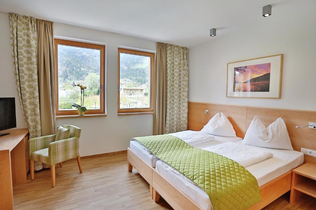 Standard Doppel Zimmer mit Bergblick Hotel SeeRose