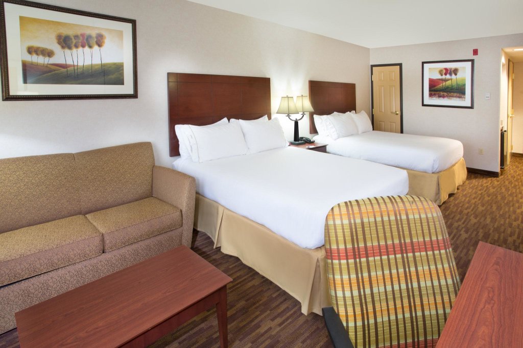 Standard Vierer Zimmer Holiday Inn Express Yreka-Shasta Area, an IHG Hotel