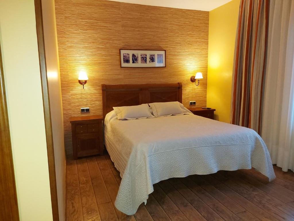 Deluxe Double room with balcony Hotel Rural Venta Del Alon