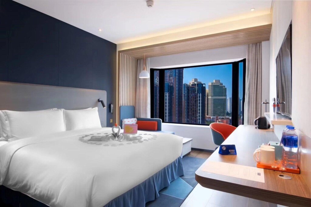 Двухместный номер Standard с видом на город Holiday Inn Express - Wuhan Optical Valley, an IHG Hotel