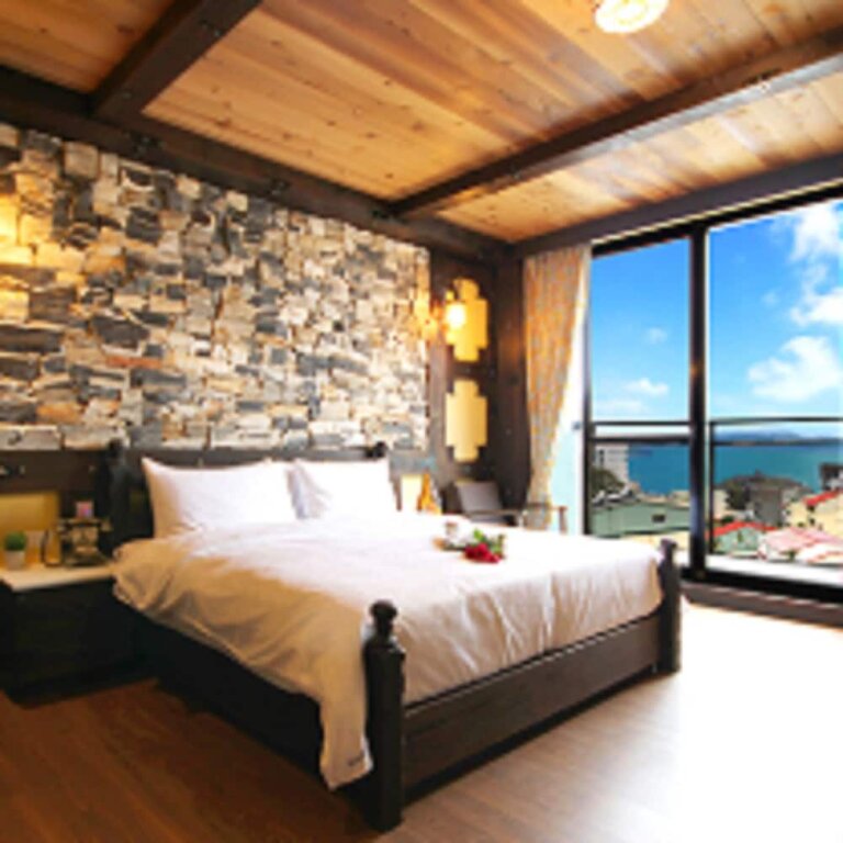 Двухместный номер Standard с балконом и с видом на озеро Sun Moon Lake Youngquan Hotels