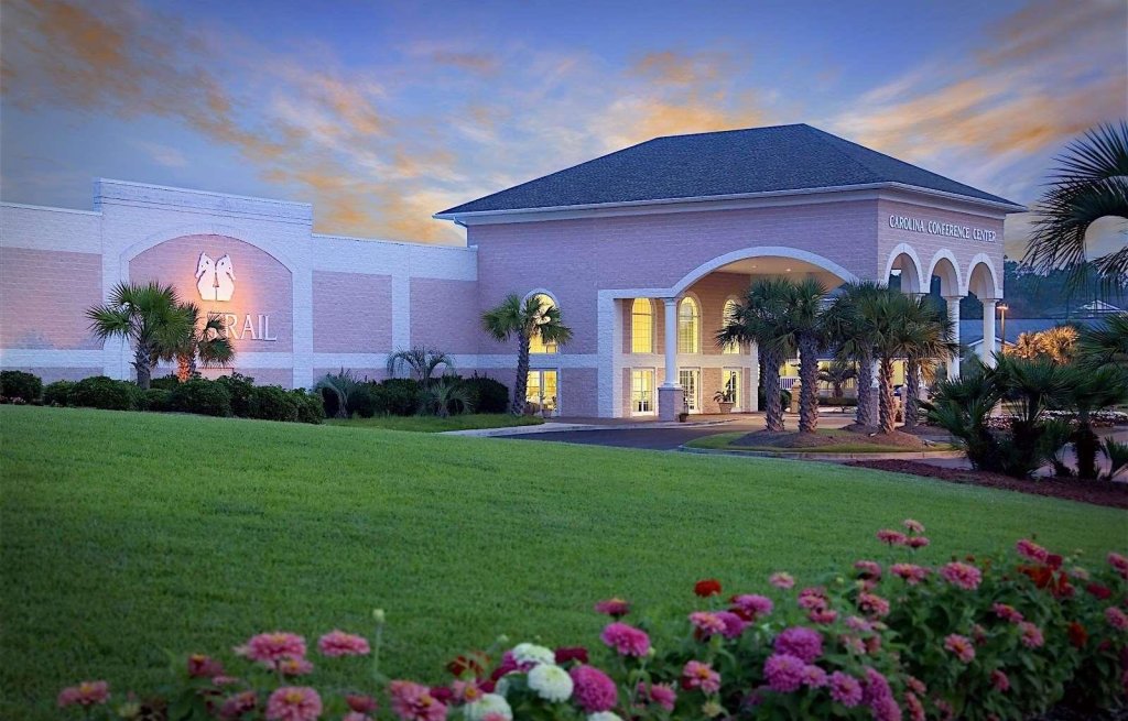 Полулюкс Sea Trail Golf Resort & Convention Center