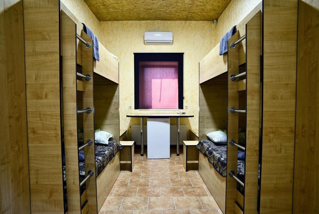 Кровать в общем номере (женский номер) Logovo Hostel