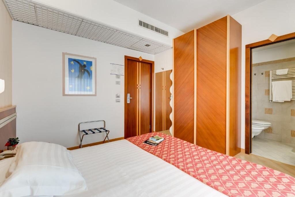 Standard Doppel Zimmer mit eingeschränktem Meerblick Hotel Europa, Sure Hotel Collection by Best Western