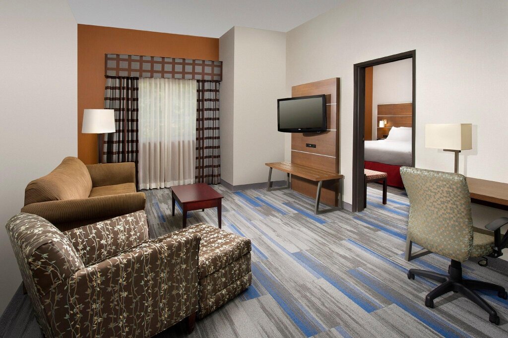 Suite doble 1 dormitorio Holiday Inn Express & Suites Charlottesville - Ruckersville, an IHG Hotel