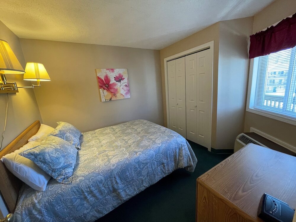 Люкс с 2 комнатами с видом на озеро Misty Harbor Resort