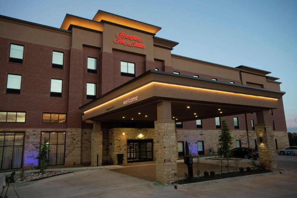 Кровать в общем номере Hampton Inn & Suites Oklahoma City/Quail Springs