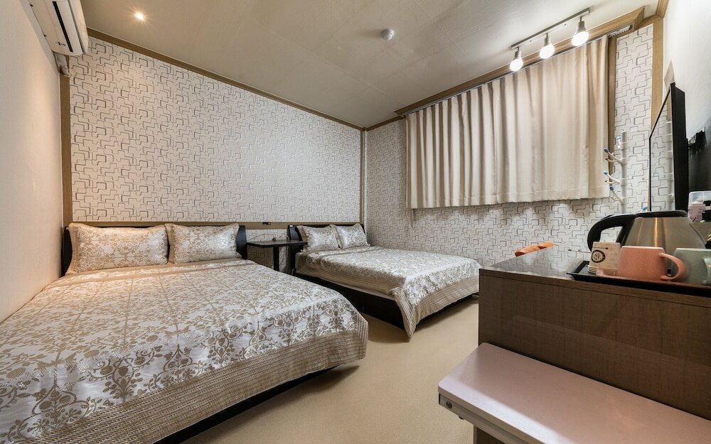 Standard Double room HI Motel
