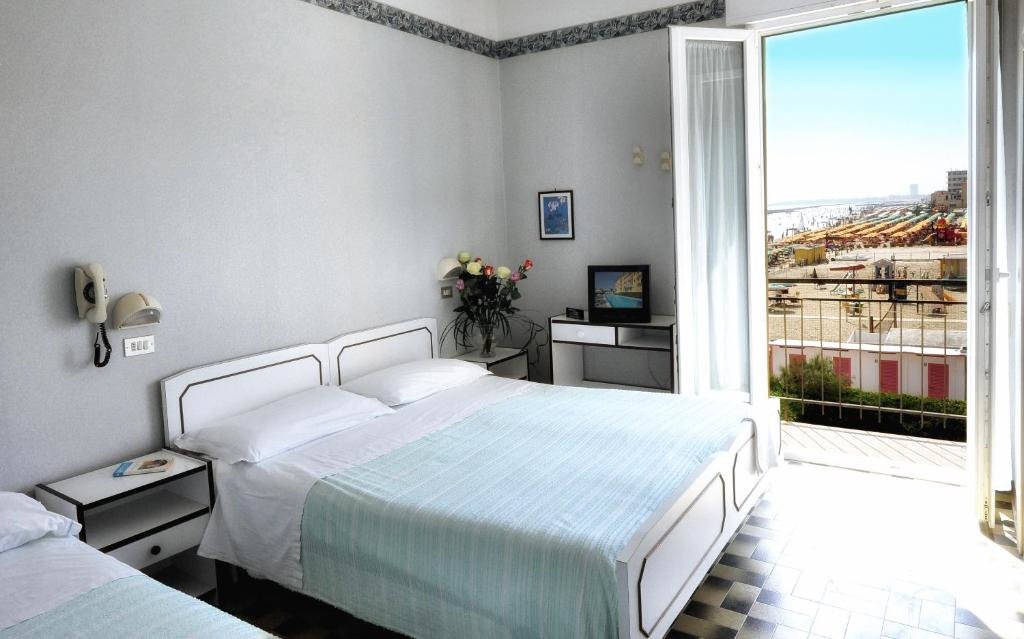 Двухместный номер Deluxe с балконом и с видом на море Hotel Biagini