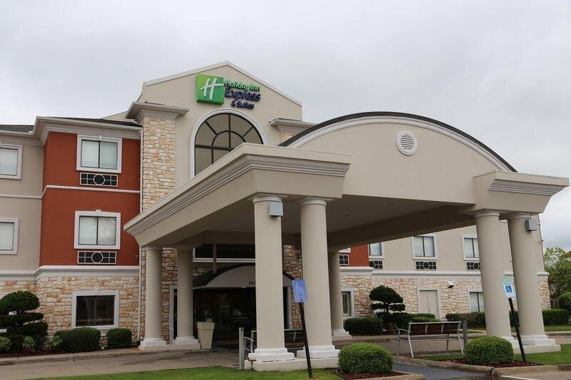 Люкс с 2 комнатами Holiday Inn Express Hotel & Suites Greenville, an IHG Hotel