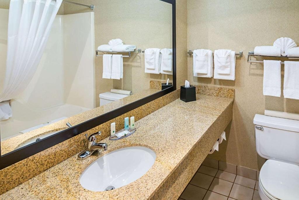 Standard Double room Quality Inn & Suites I-90