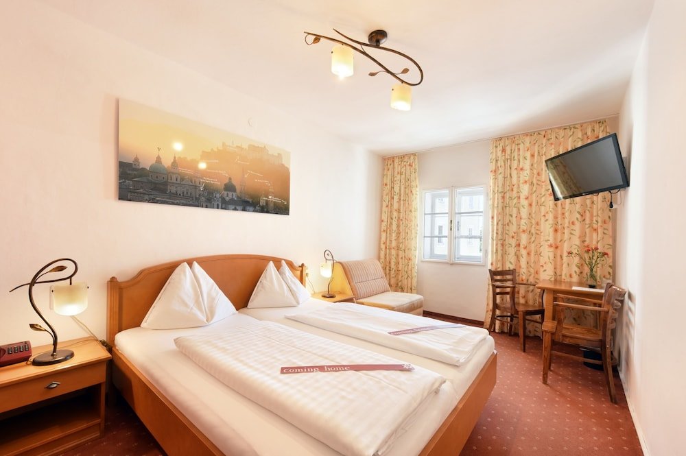 Standard Doppel Zimmer mit Stadtblick Hotel Krone 1512