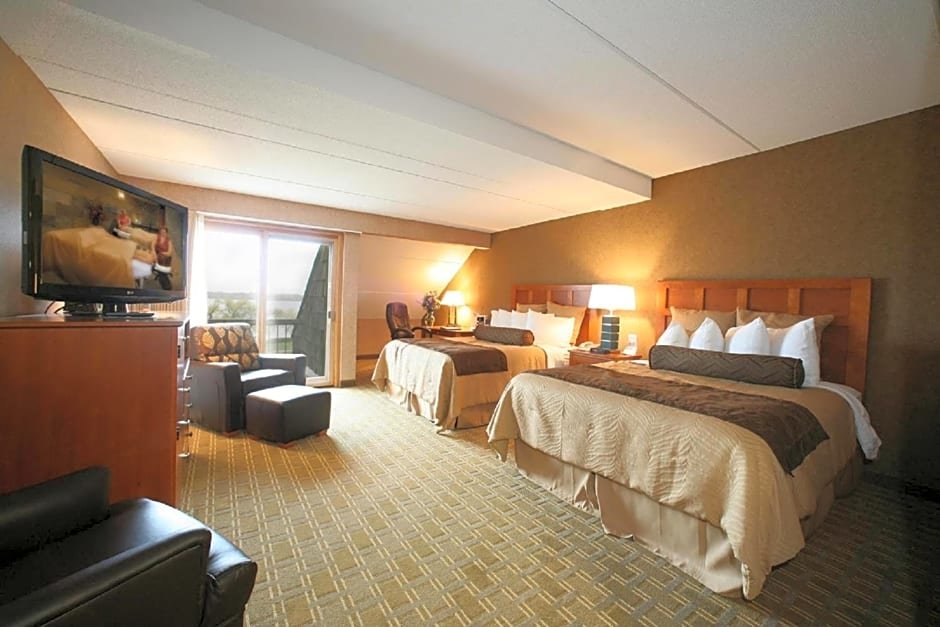 Четырёхместный номер Deluxe Arrowwood Resort Hotel and Conference Center - Alexandria