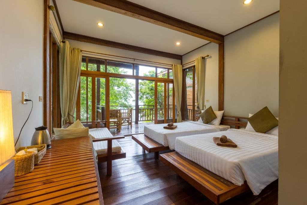 Standard triple chambre avec balcon et Avec vue AmaresA Resort & Skybar