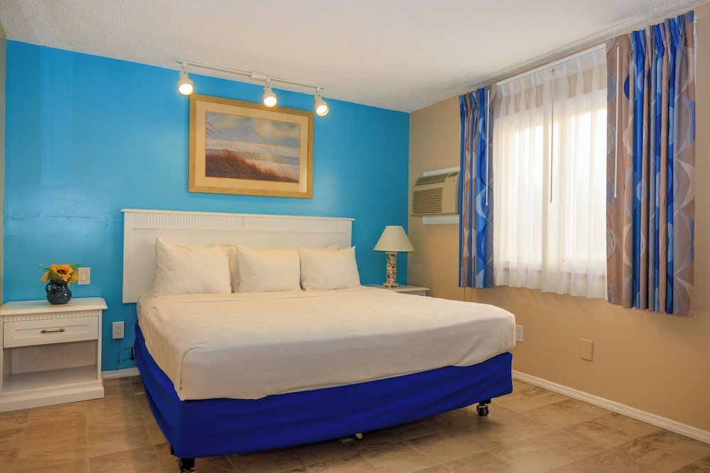Двухместный номер Standard с 2 комнатами The White Sands Oceanfront Resort & Spa