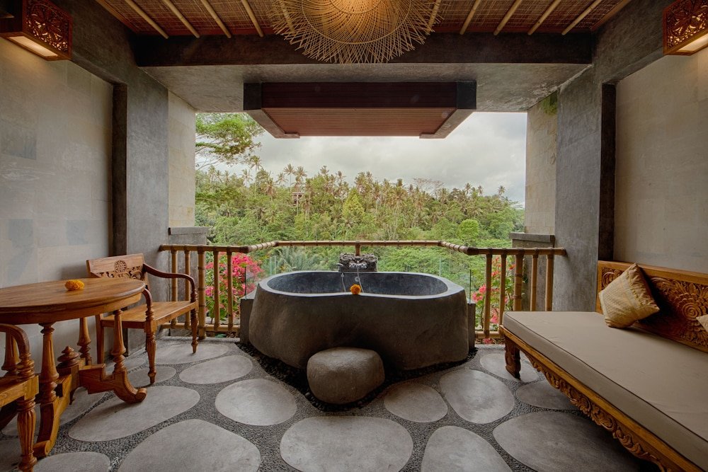 Люкс с красивым видом из окна Kastara Resort