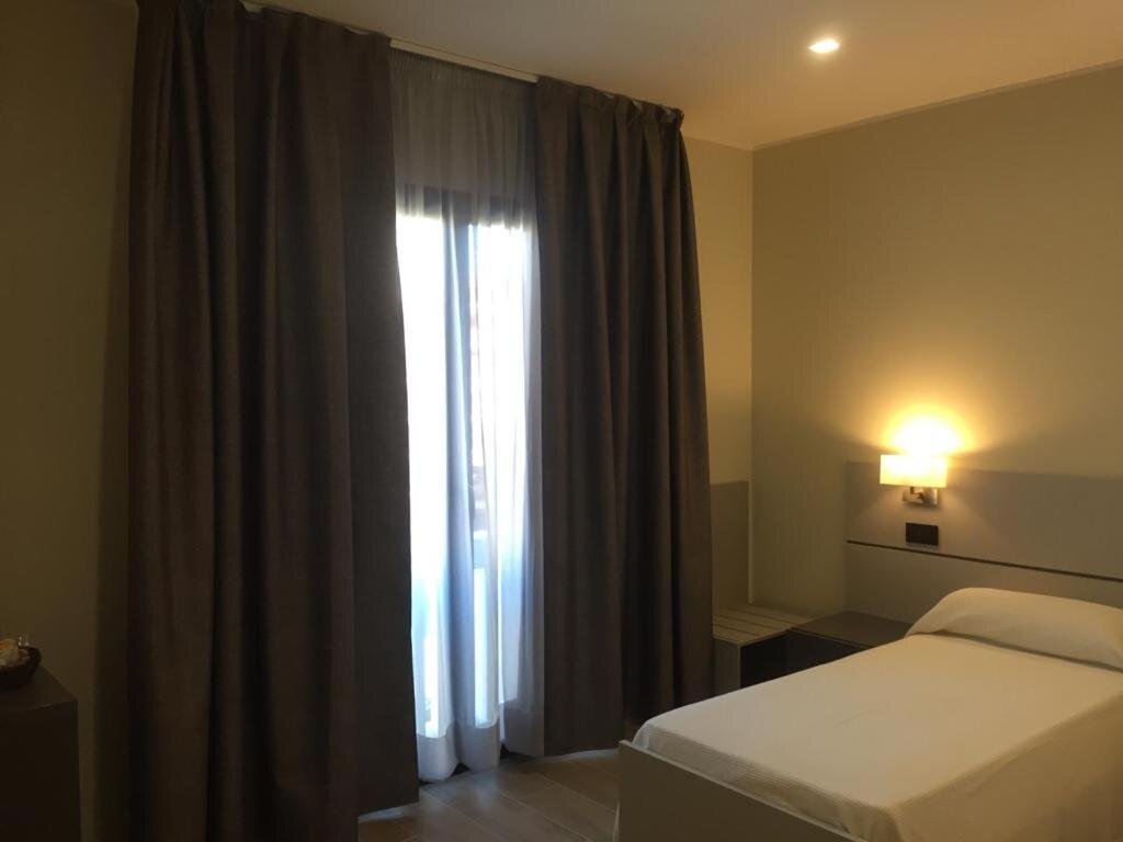 Standard Zimmer Roma Rooms