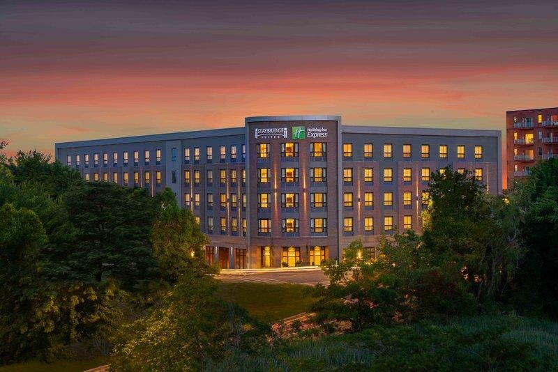 1 Bedroom Single Suite Holiday Inn Express - Boston South - Quincy, an IHG Hotel