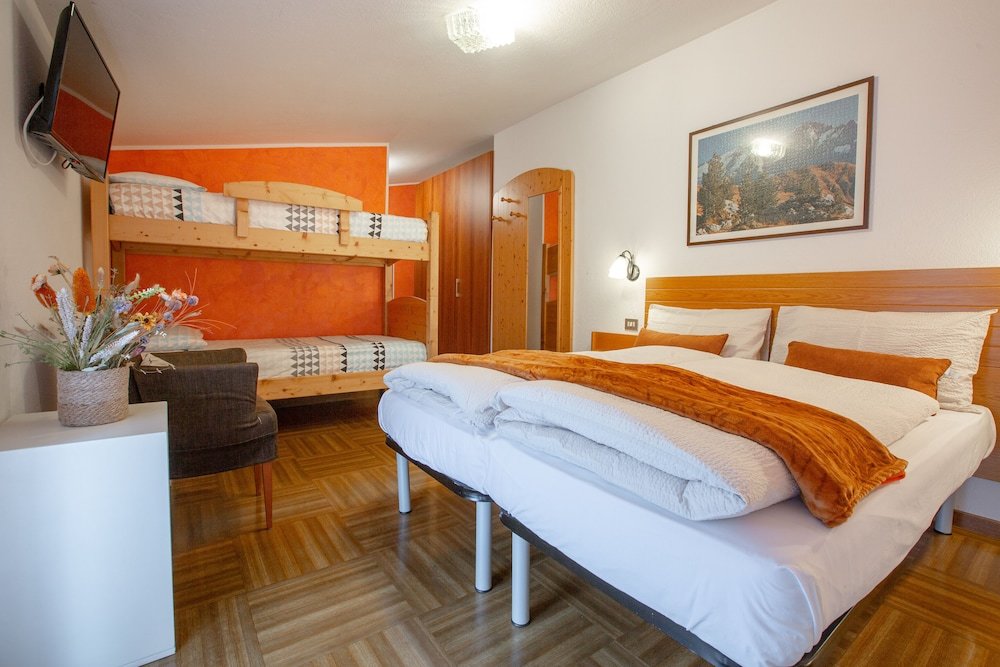 Standard quadruple chambre avec balcon et Vue montagne Hotel Biancospino