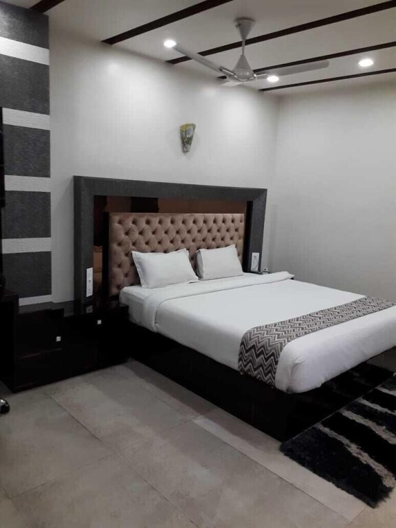 Luxus Zimmer Hotel Somraj Regency