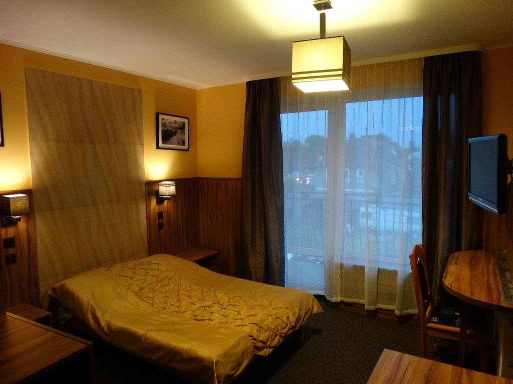 Standard double chambre avec balcon MAX Apartamenty - Pokoje - Domki - Restauracja - Basen