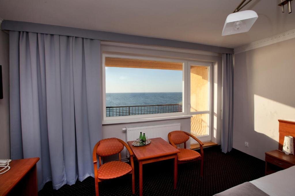 Camera Standard Hotel Wodnik Twój Hotel z widokiem na morze