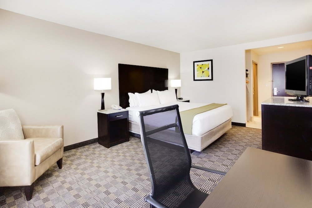 Номер Standard Holiday Inn Express Hotel & Suites Mebane, an IHG Hotel