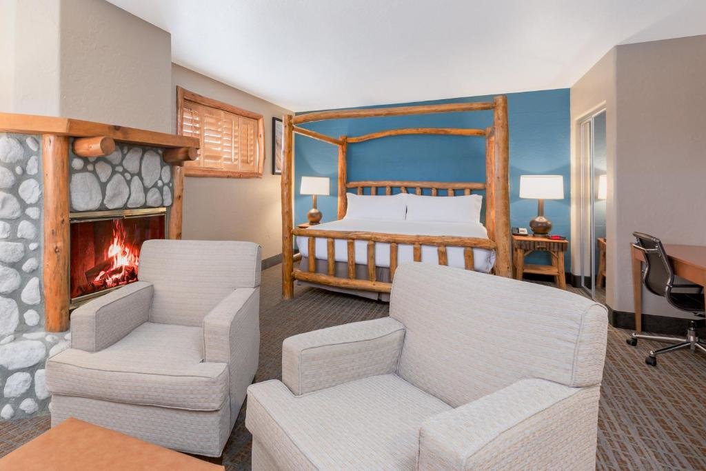 Suite Holiday Inn Resort The Lodge at Big Bear Lake, an IHG Hotel