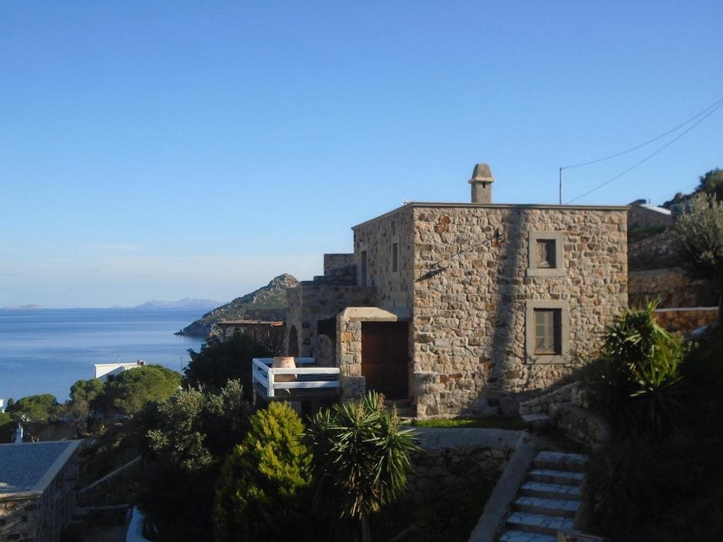 2 Bedrooms Cottage with sea view Theologos Houses