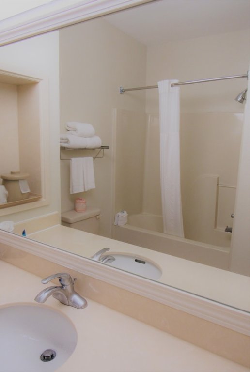 Standard Quadruple room Stay Inn & Suites Montgomery
