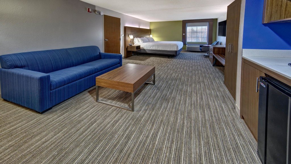 Suite Holiday Inn Express & Suites Crossville, an IHG Hotel