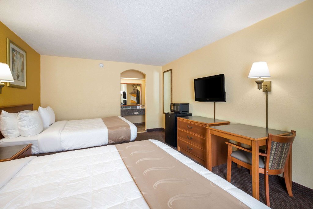 Standard Quadruple room Quality Inn White Springs Suwanee