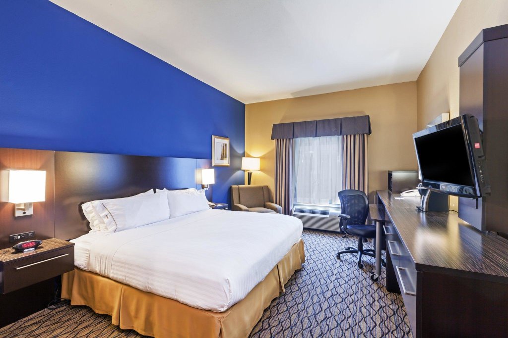 Номер Standard Holiday Inn Express Hotel & Suites Houston-Downtown Convention Center, an IHG Hotel