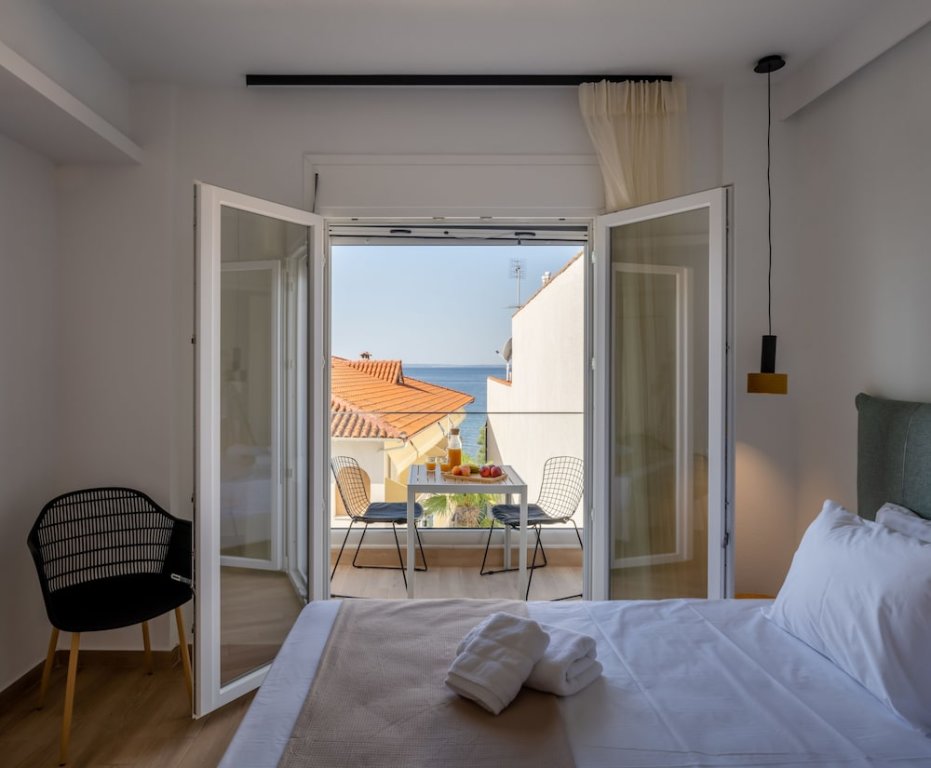 Habitación doble De lujo sótano con balcón y con vista al mar Aiora Suites by Booking Kottas