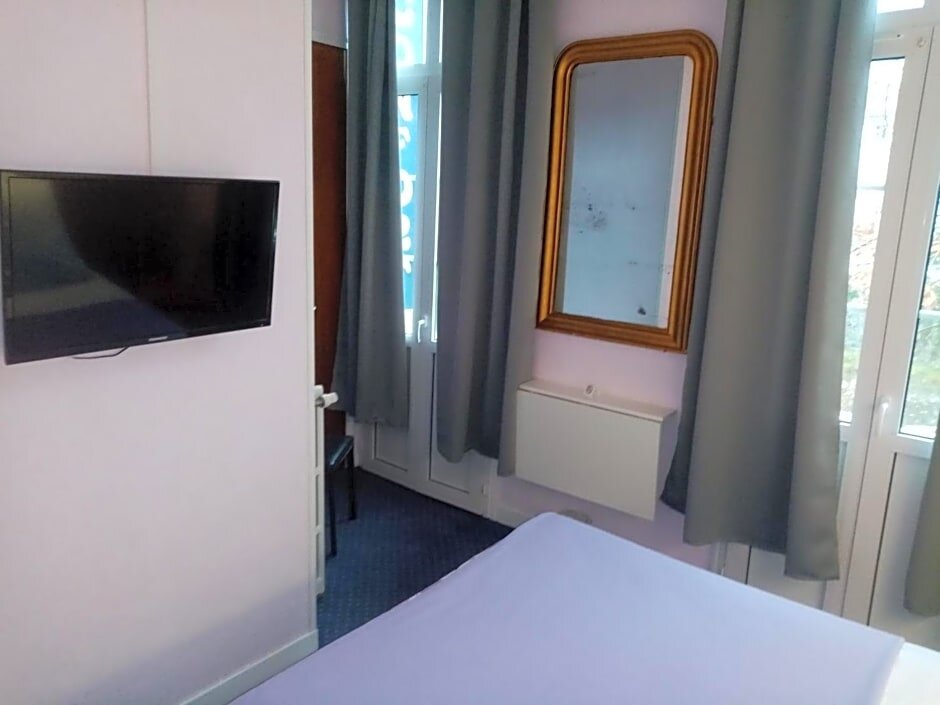 Standard Double room with mountain view Hôtel Confort 09 ou HC-09