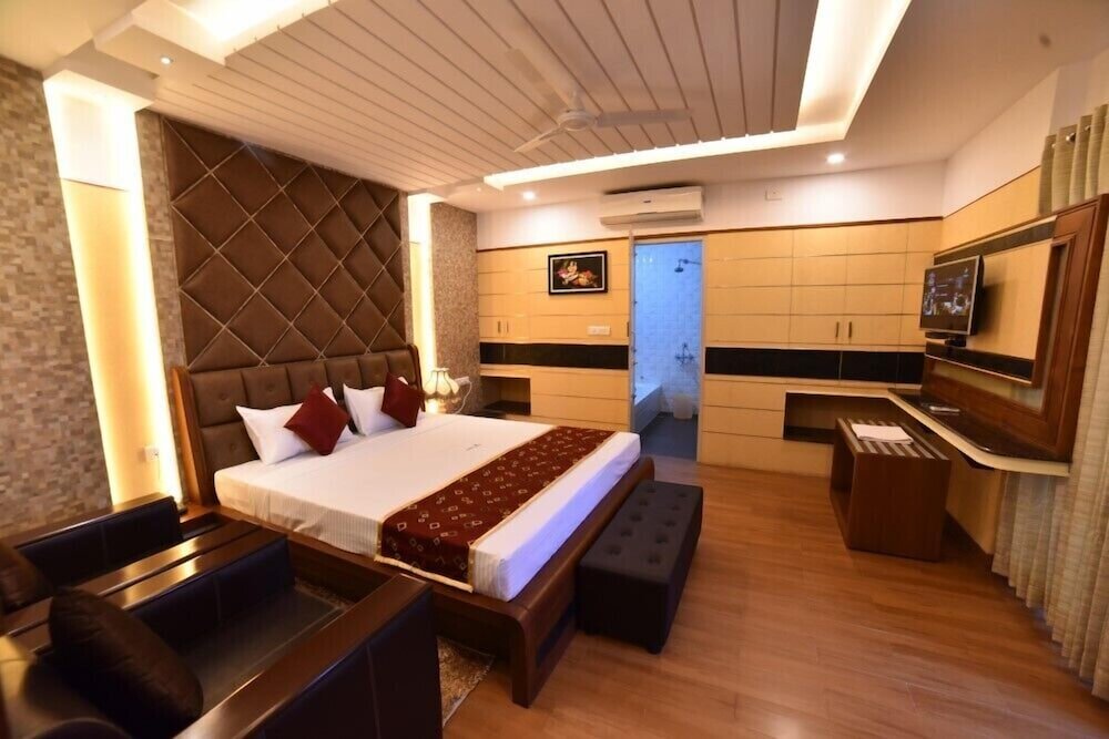 Suite Hotel Vashanth Krishna